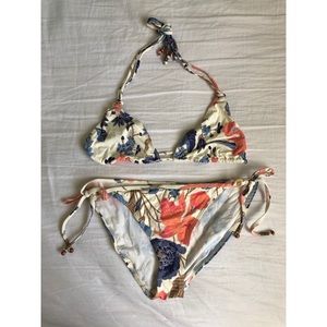 Gently used Banana Republic bikini in size S